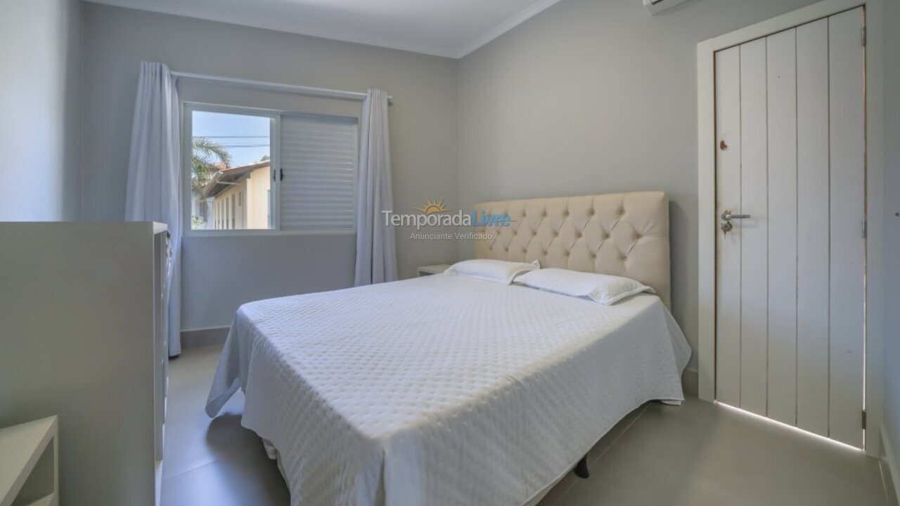 Casa para aluguel de temporada em Bombinhas (Praia de Bombas)