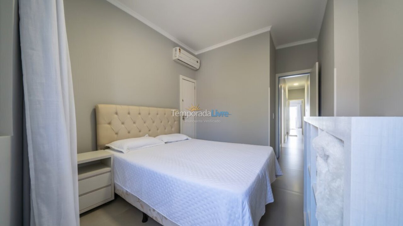 Casa para aluguel de temporada em Bombinhas (Praia de Bombas)