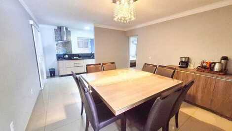 BEAUTIFUL HOUSE WITH POOL 🏊🏻‍♂️ 04 BEDROOMS, 13 PEOPLE IN BOMBAS