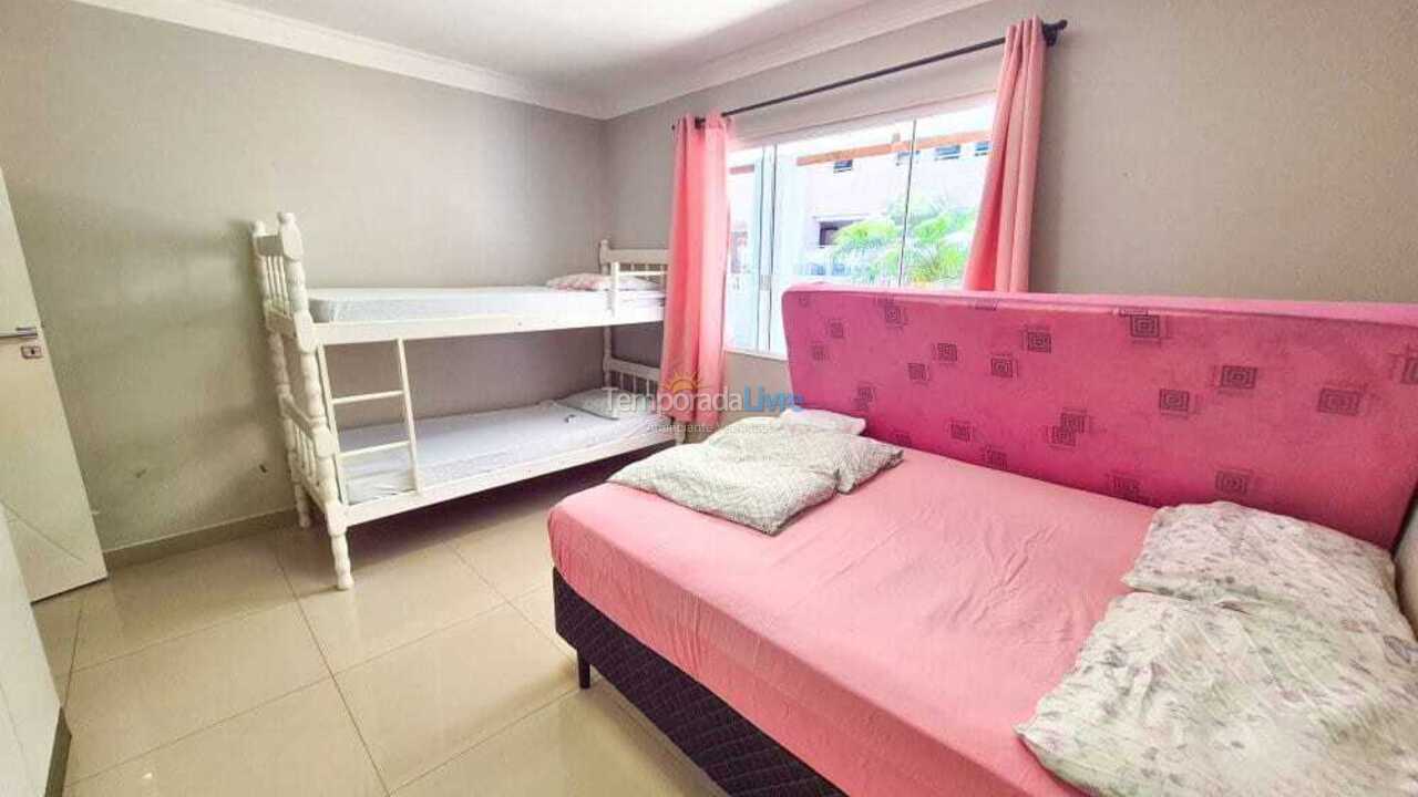 House for vacation rental in Bombinhas (Praia de Bombas)