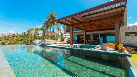 Prime Beachfront Mansion in the Brazilian Caribbean – PE