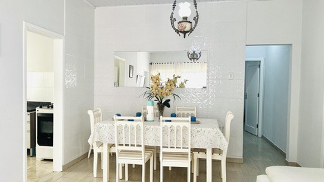 CASA 60 PLANTA BAJA CON 3 DORMITORIOS/1 SUITE AIRE ACONDICIONADO/WI-FI/TV POR CABLE*