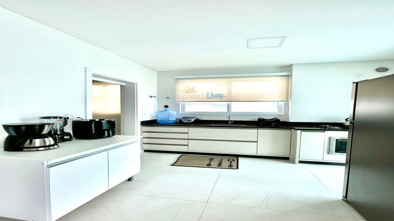 Apartamento para alquiler de vacaciones em Itapema (Meia Praia)