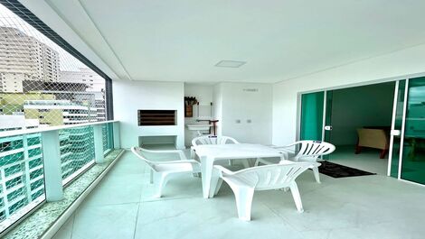 Apartamento de 3 suites bien ubicado.