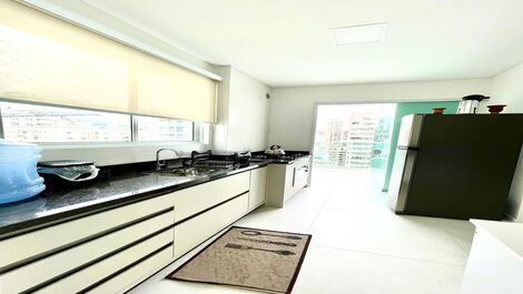 Apartamento de 3 suites bien ubicado.