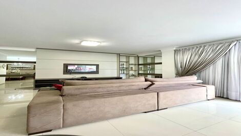 3 suites, close to the beach, fully equipped and furnished