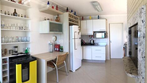 Residencial Prinz - 04 Ocean Front Suites en Meia Praia Itapema / SC