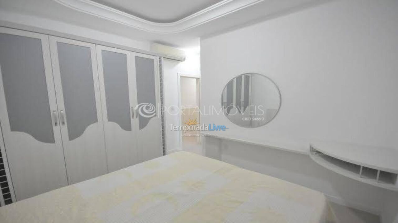 Apartamento para aluguel de temporada em Itapema (Meia Praia)