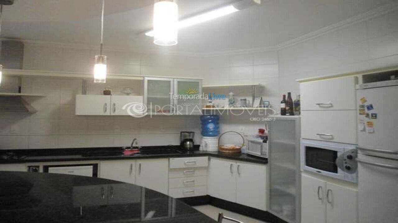 Apartment for vacation rental in Itapema (Meia Praia)