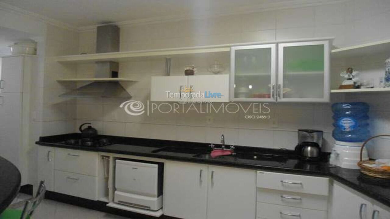 Apartment for vacation rental in Itapema (Meia Praia)