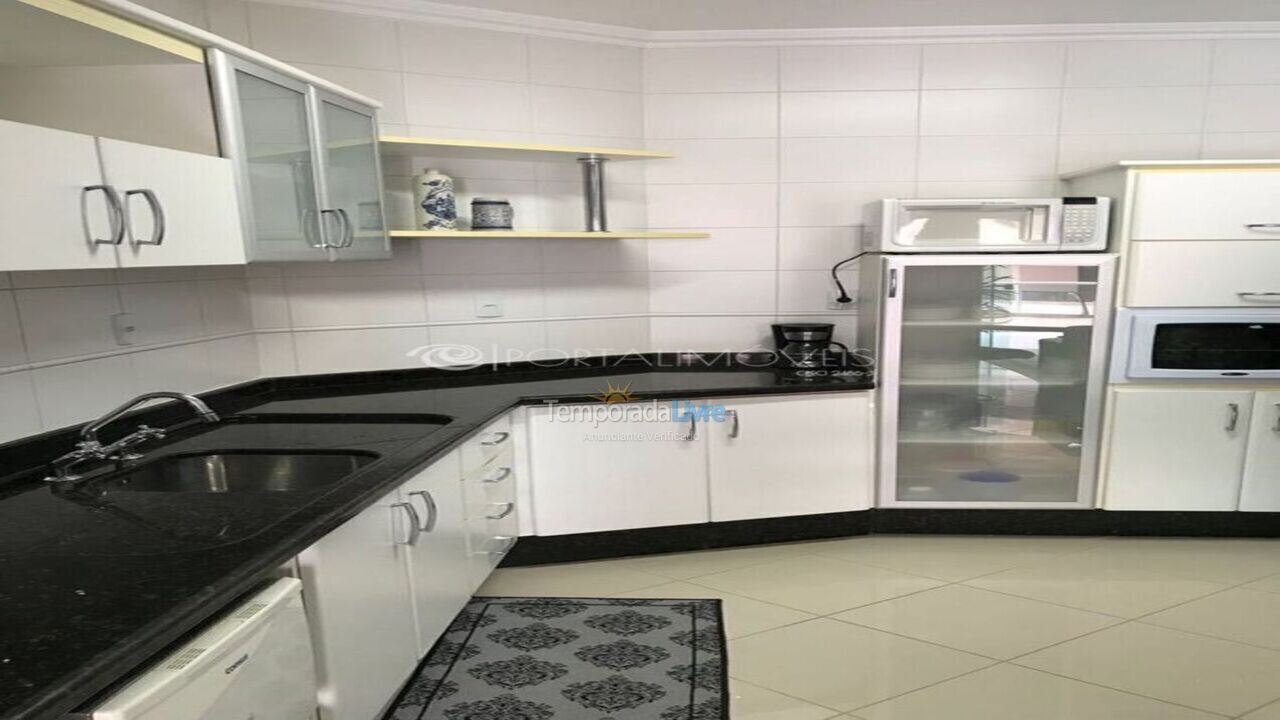 Apartment for vacation rental in Itapema (Meia Praia)