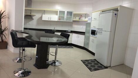 APARTMENT HALF BEACH ITAPEMA SC