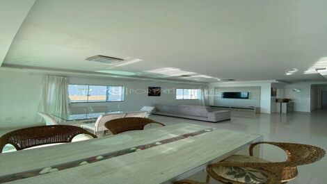 Apartment with 02 suites facing the street with a panoramic view.