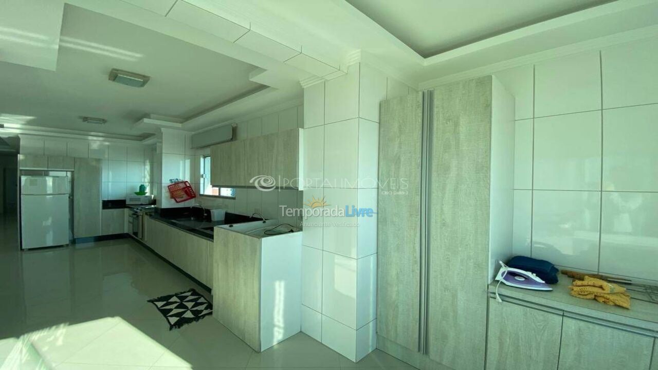 Apartment for vacation rental in Itapema (Meia Praia)