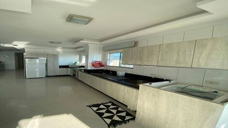 Apartment with 02 suites facing the street with a panoramic view.