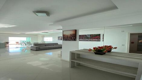 Apartment with 02 suites facing the street with a panoramic view.