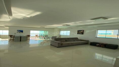 Apartment with 02 suites facing the street with a panoramic view.