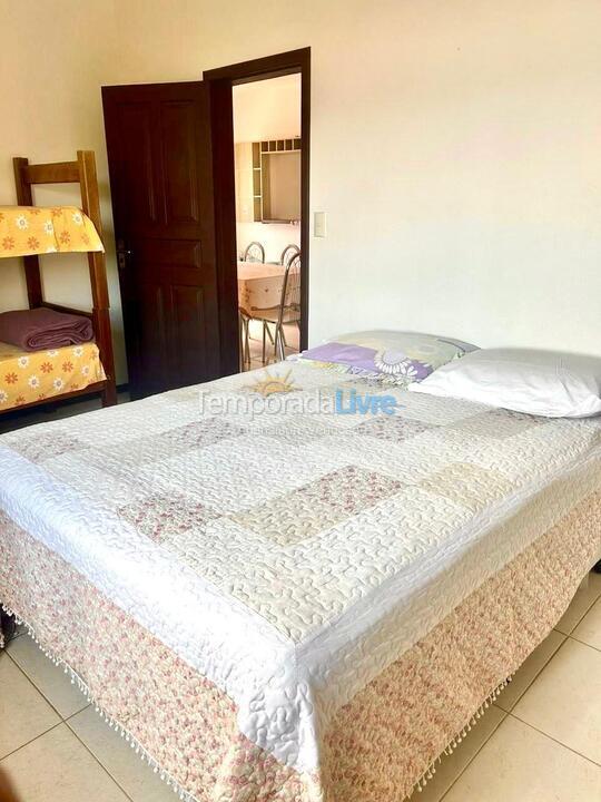 Casa para aluguel de temporada em Garopaba (Praia da Ferrugem)