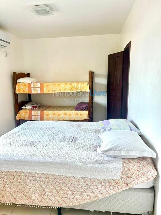 Casa para aluguel de temporada em Garopaba (Praia da Ferrugem)