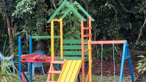 Hermosa casa a 600 metros de la playa en Riviera de São Lourenço