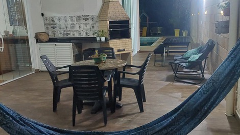 Beautiful house 600 meters from the beach in Riviera de São Lourenço