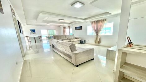 02 habitaciones frente a la avenida con vista al mar