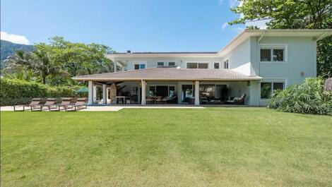 Detached house in Guaecá