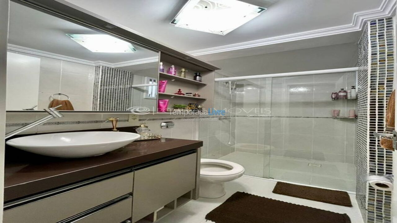 Apartamento para aluguel de temporada em Itapema (Meia Praia)