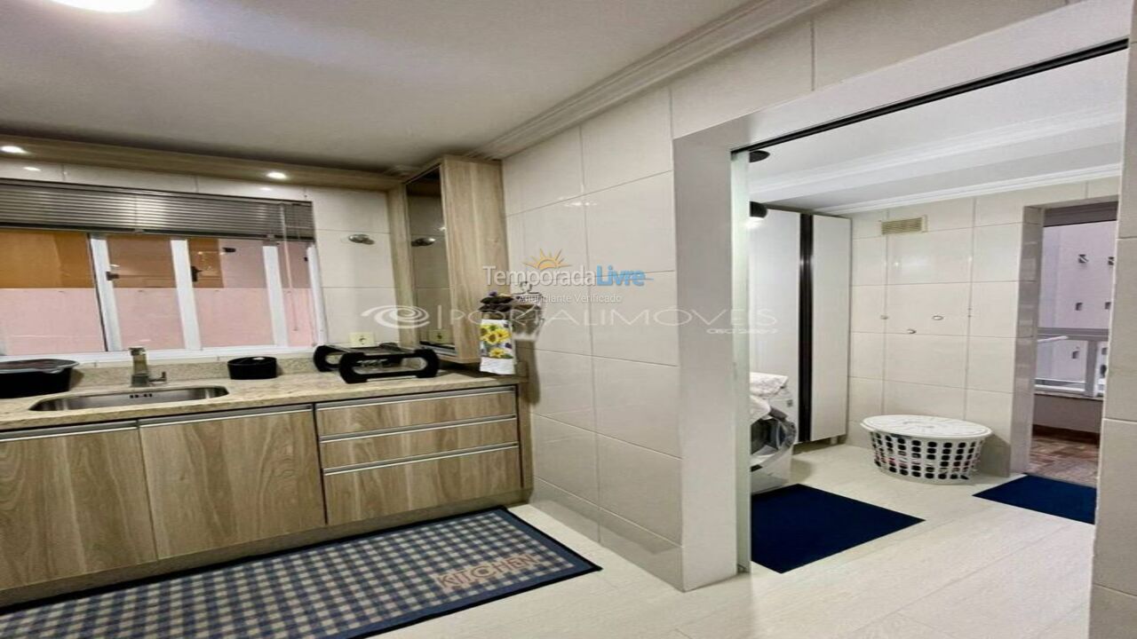 Apartamento para aluguel de temporada em Itapema (Meia Praia)