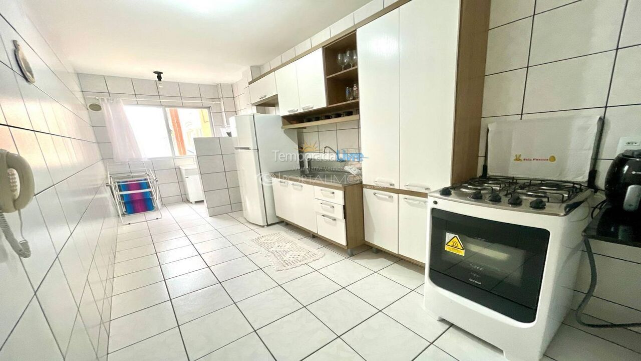 Apartamento para aluguel de temporada em Itapema (Meia Praia)