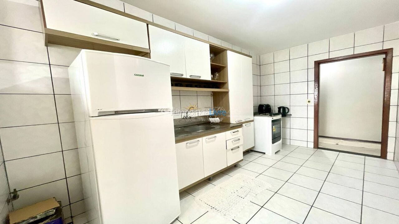 Apartamento para aluguel de temporada em Itapema (Meia Praia)