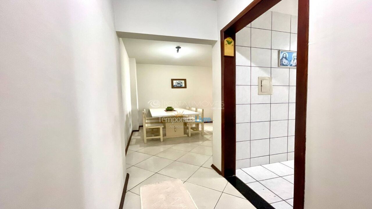 Apartamento para aluguel de temporada em Itapema (Meia Praia)