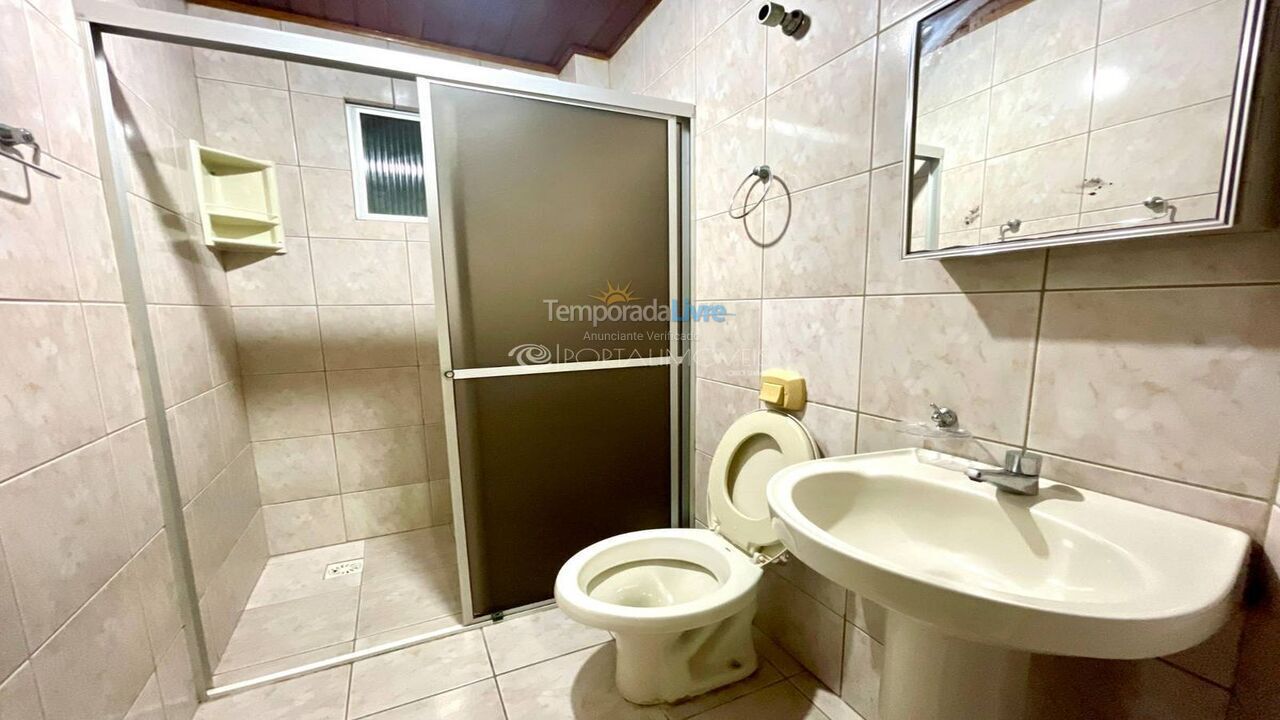 Apartamento para aluguel de temporada em Itapema (Meia Praia)