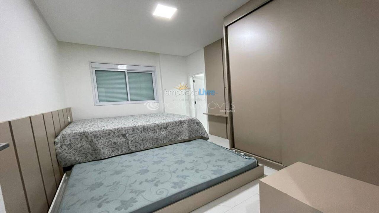 Apartamento para aluguel de temporada em Itapema (Meia Praia)