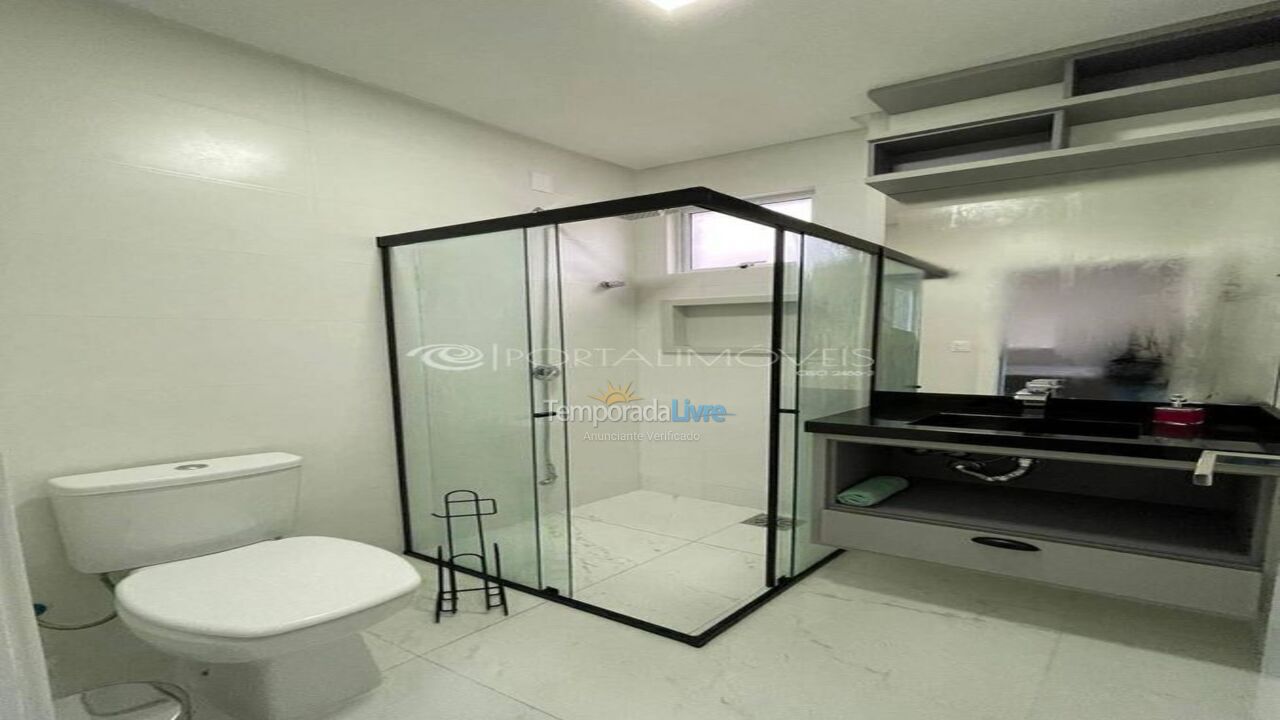 Apartamento para aluguel de temporada em Itapema (Meia Praia)