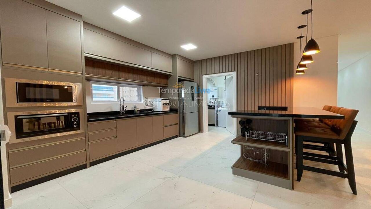 Apartamento para aluguel de temporada em Itapema (Meia Praia)