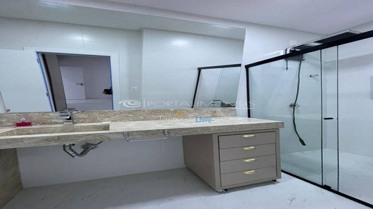 Apartamento para aluguel de temporada em Itapema (Meia Praia)