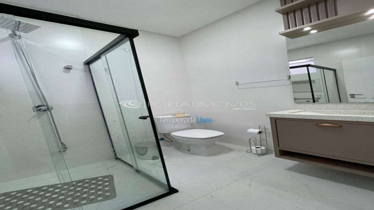 Apartamento para aluguel de temporada em Itapema (Meia Praia)