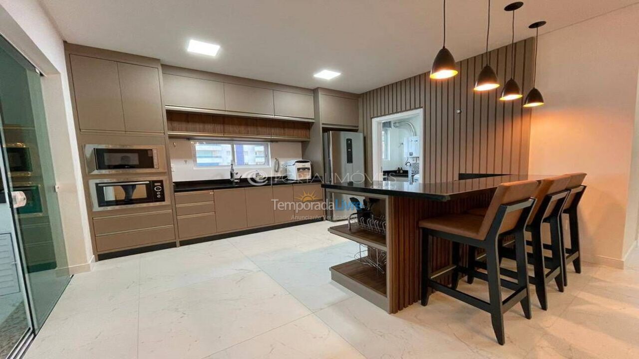 Apartamento para aluguel de temporada em Itapema (Meia Praia)