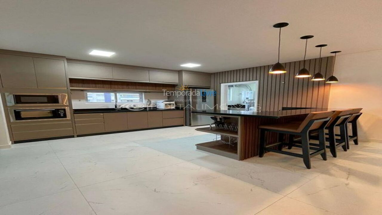 Apartamento para aluguel de temporada em Itapema (Meia Praia)