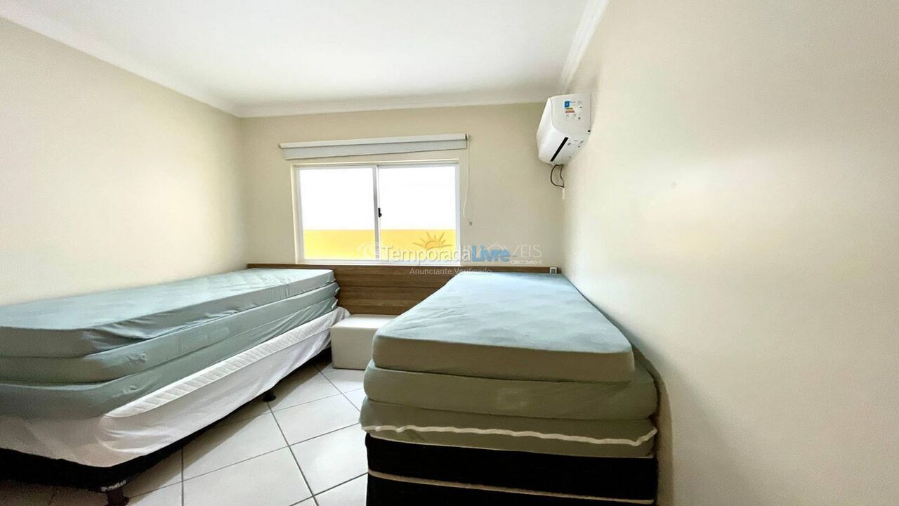 Apartamento para aluguel de temporada em Itapema (Meia Praia)