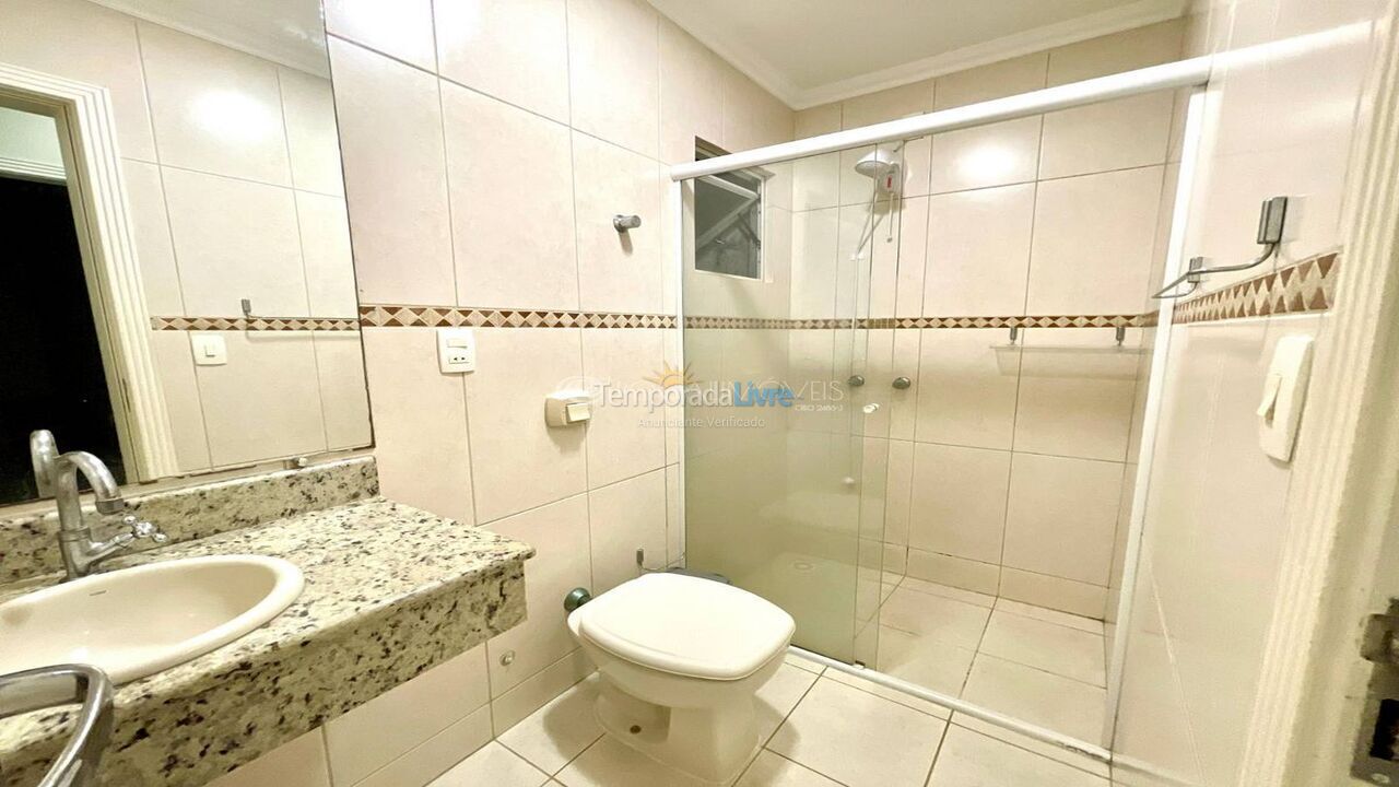 Apartamento para aluguel de temporada em Itapema (Meia Praia)