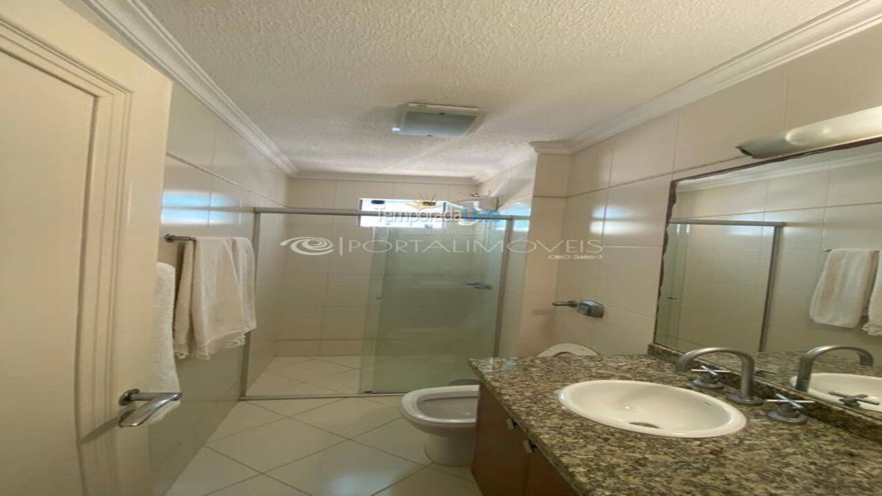 Apartamento para aluguel de temporada em Itapema (Meia Praia)