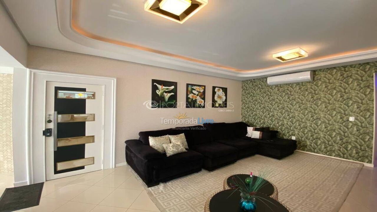 Apartamento para aluguel de temporada em Itapema (Meia Praia)