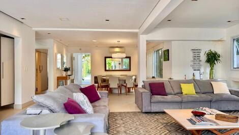 Wonderful House in Baleia