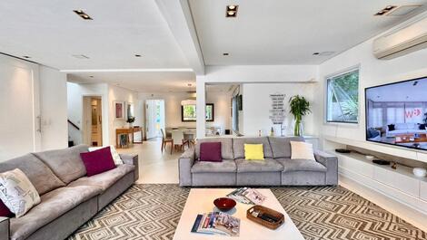 Wonderful House in Baleia