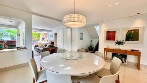 Wonderful House in Baleia