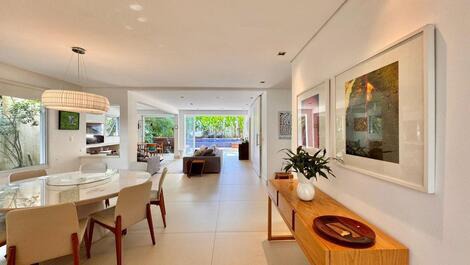 Wonderful House in Baleia