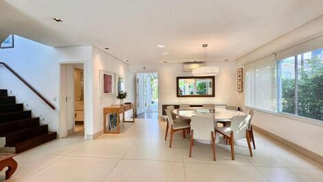 Wonderful House in Baleia