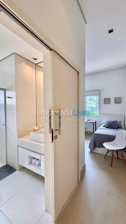 House for vacation rental in São Sebastião (Praia da Baleia)